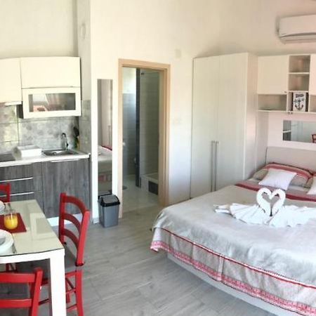 Apartmani Bolero - Obiteljski Odmor Vodice Exteriör bild