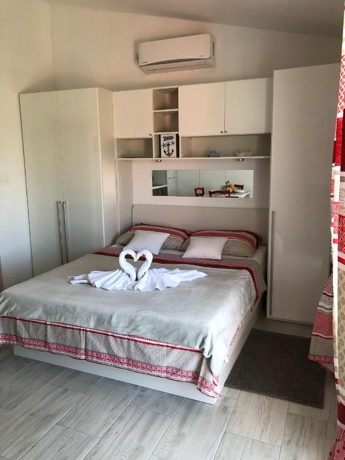 Apartmani Bolero - Obiteljski Odmor Vodice Exteriör bild