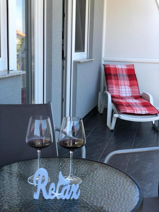Apartmani Bolero - Obiteljski Odmor Vodice Exteriör bild