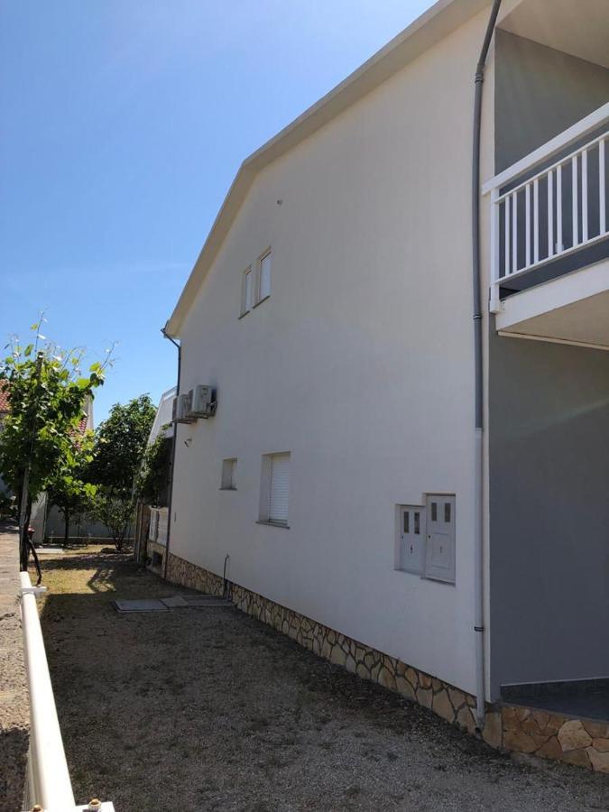 Apartmani Bolero - Obiteljski Odmor Vodice Exteriör bild