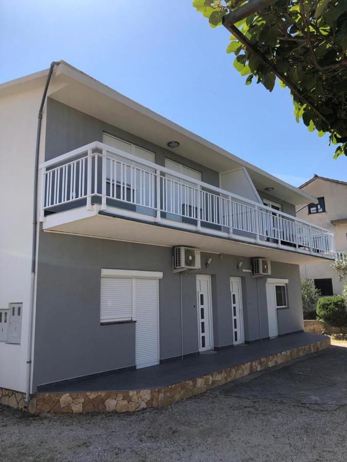 Apartmani Bolero - Obiteljski Odmor Vodice Exteriör bild