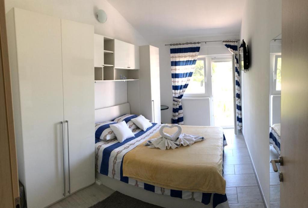 Apartmani Bolero - Obiteljski Odmor Vodice Exteriör bild