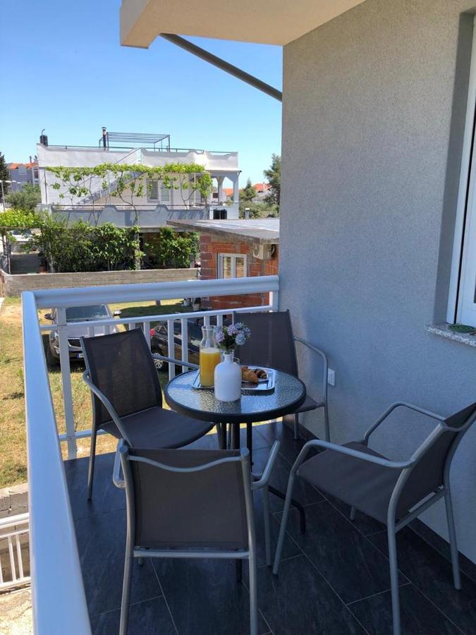 Apartmani Bolero - Obiteljski Odmor Vodice Exteriör bild